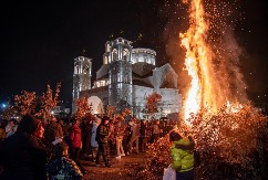 Policija snima Badnje veče širom Crne Gore: Vjernici SPC pod prismotrom države